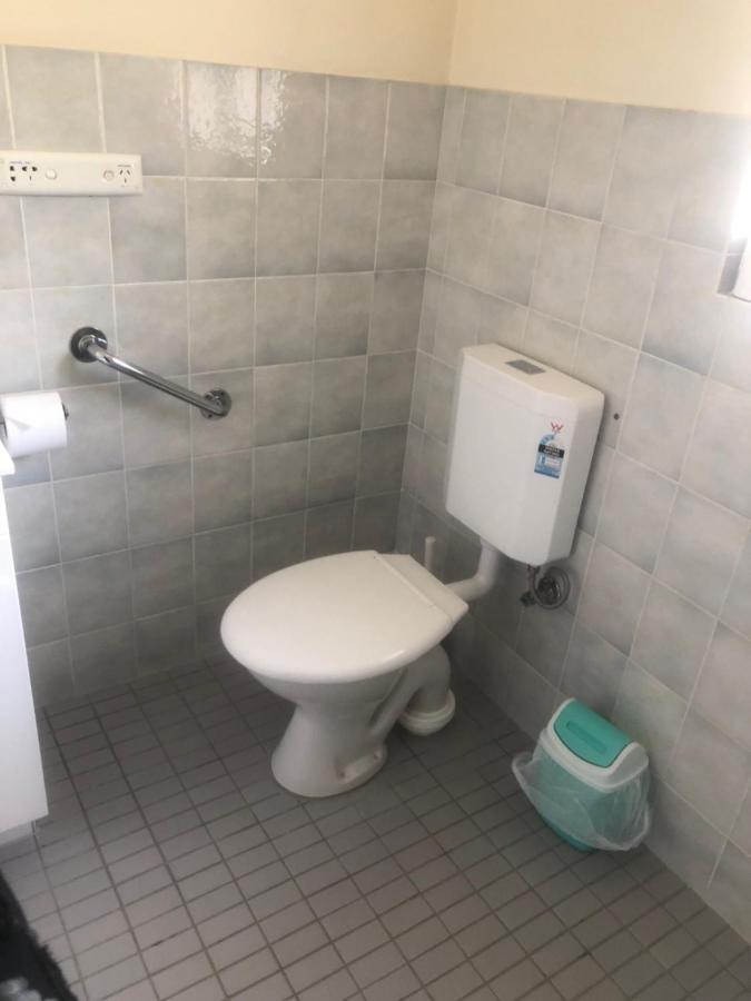 Stansbury Holiday Motel Экстерьер фото